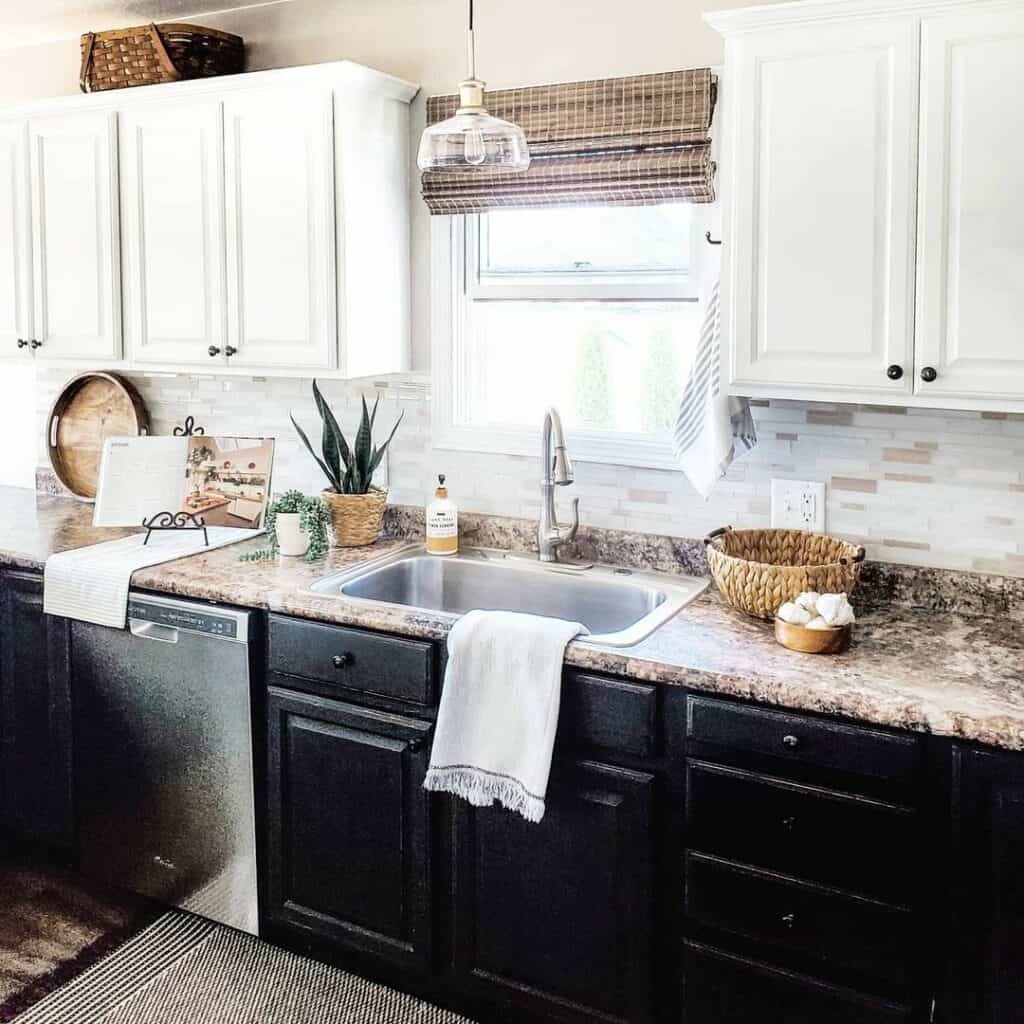 Black Base Cabinets With White Upper Cabinets