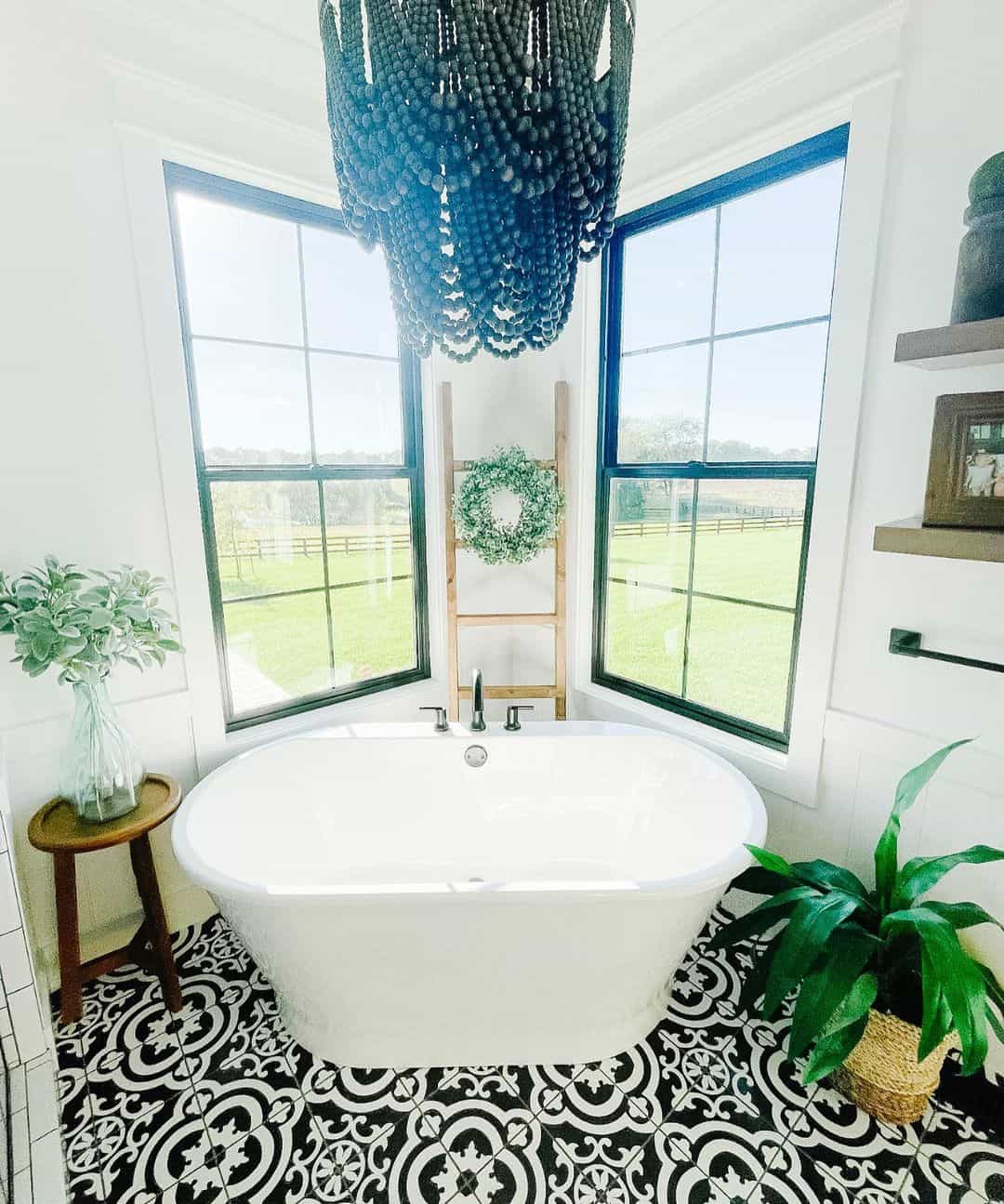 Black Décor in Modern Bathroom - Soul & Lane