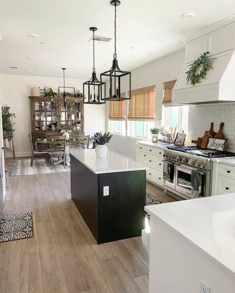 29 Black and White Farmhouse Kitchen Ideas for Your Home