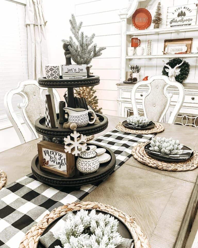 Black and White Plaid Christmas Dining Table Décor