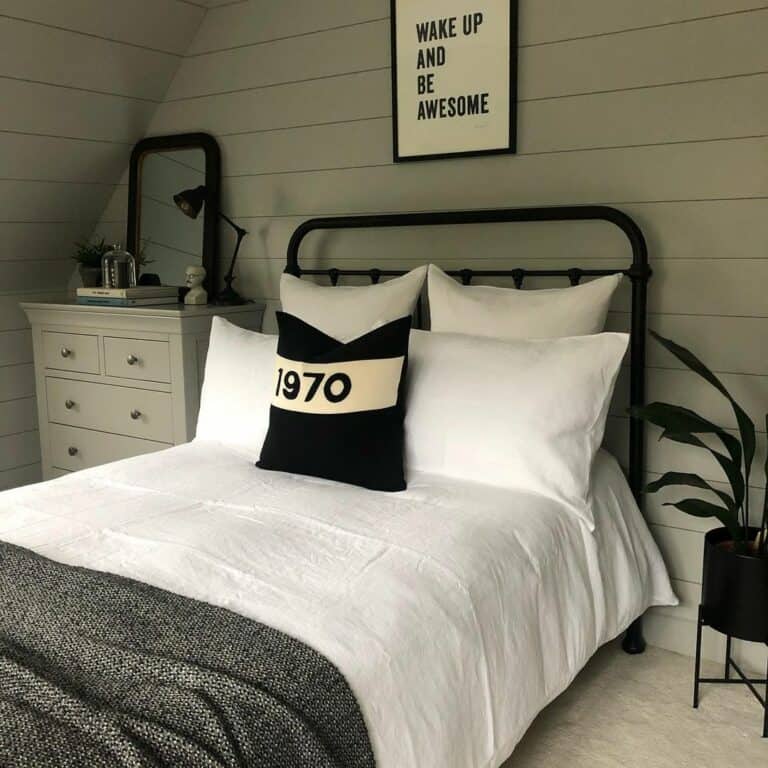 Black and Whtie Small Bedroom Idea for Boys - Soul & Lane