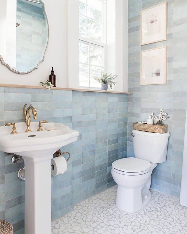 Blue-Gray Bathroom Wall Tiling