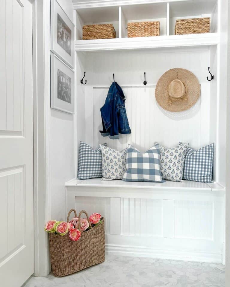 Blue and White Décor Ideas for a Tiny Mudroom