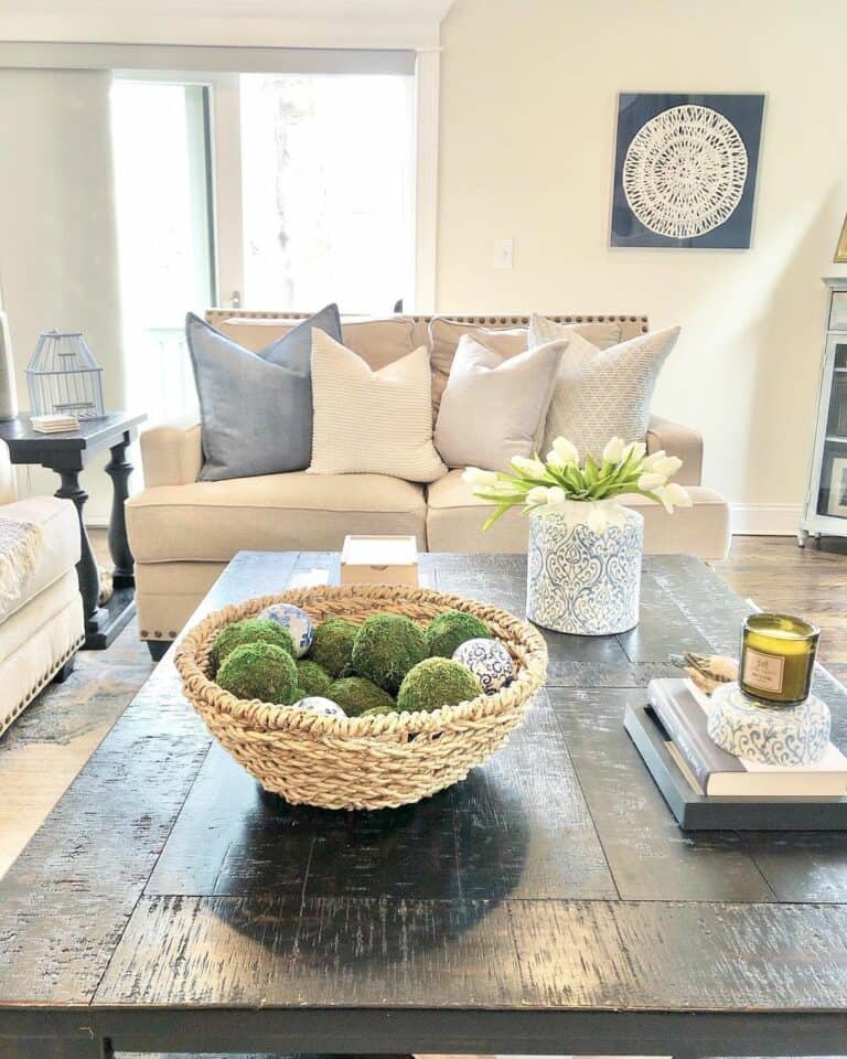Blue and White Living Room Table Décor