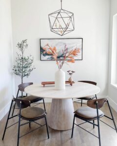 Bold Round Dining Table Centerpiece Ideas