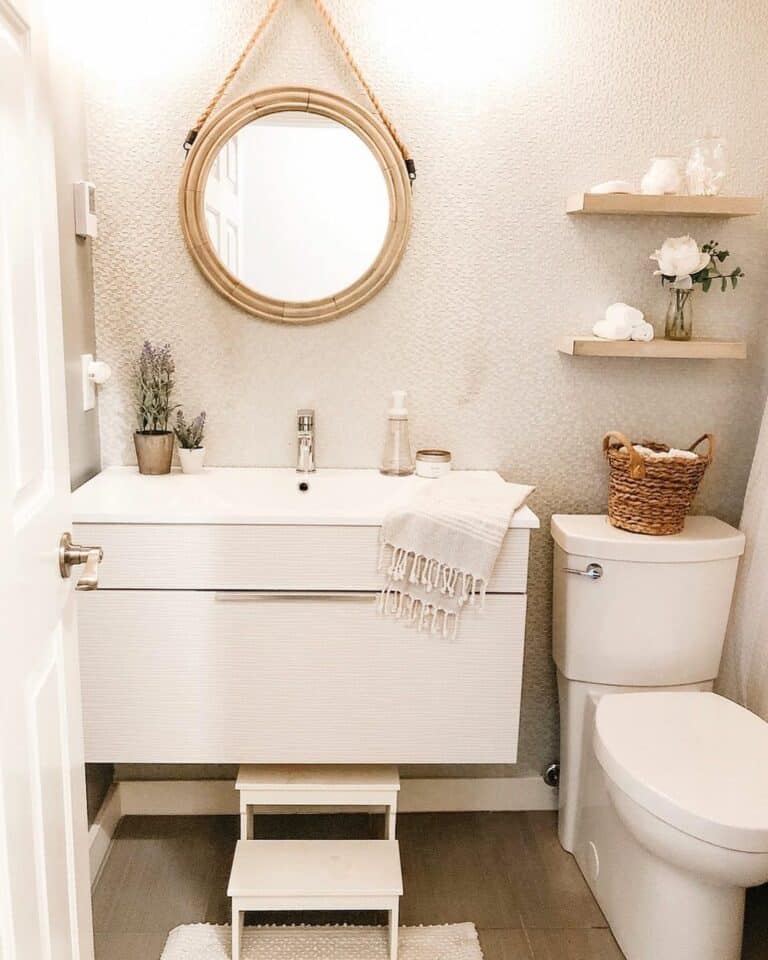 Bright White Guest Bathroom Design Ideas