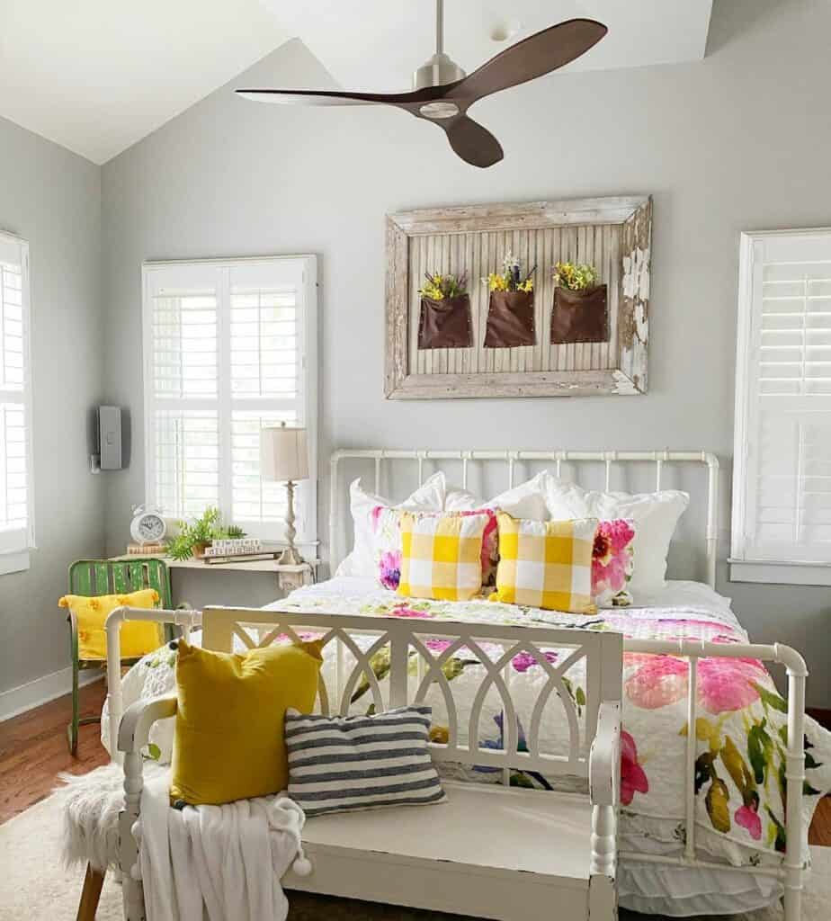 Bright and Colorful Bedroom for Girls
