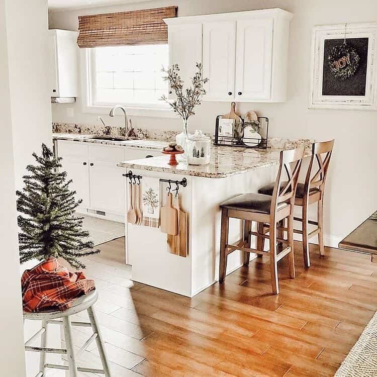 Brown and White Breakfast Bar Ideas for Small Kitchens