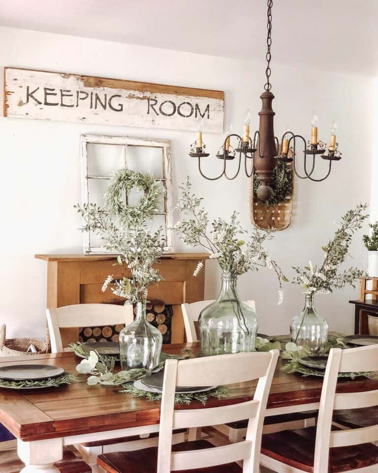 Charming Dining Room with Vintage Look