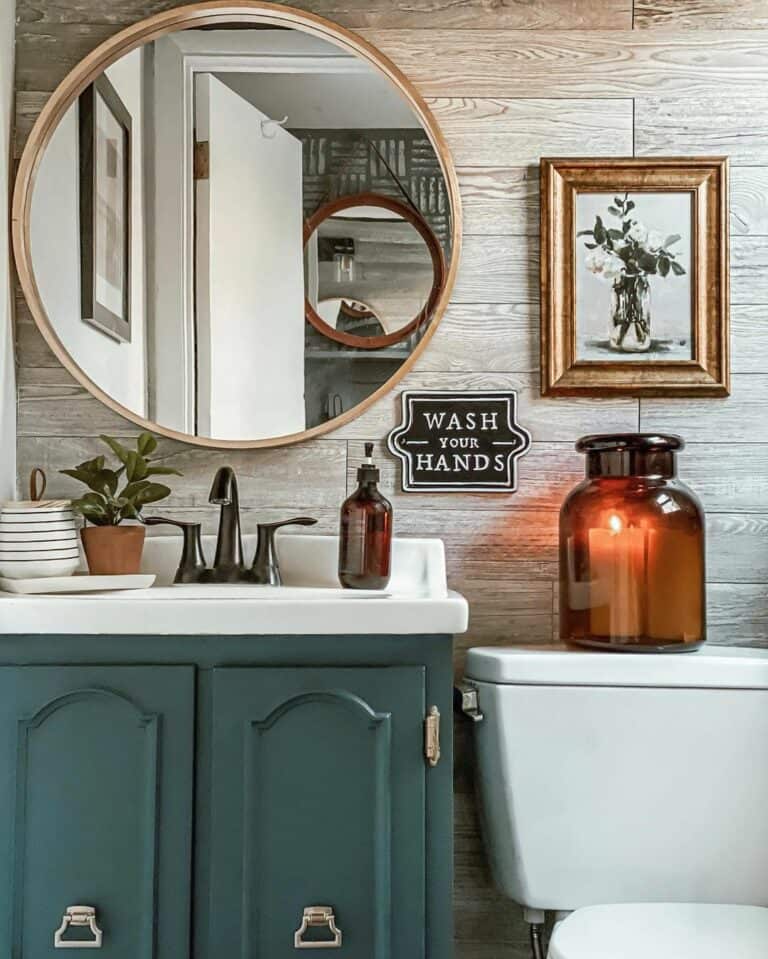 Charming Farmhouse Bathroom Art Ideas