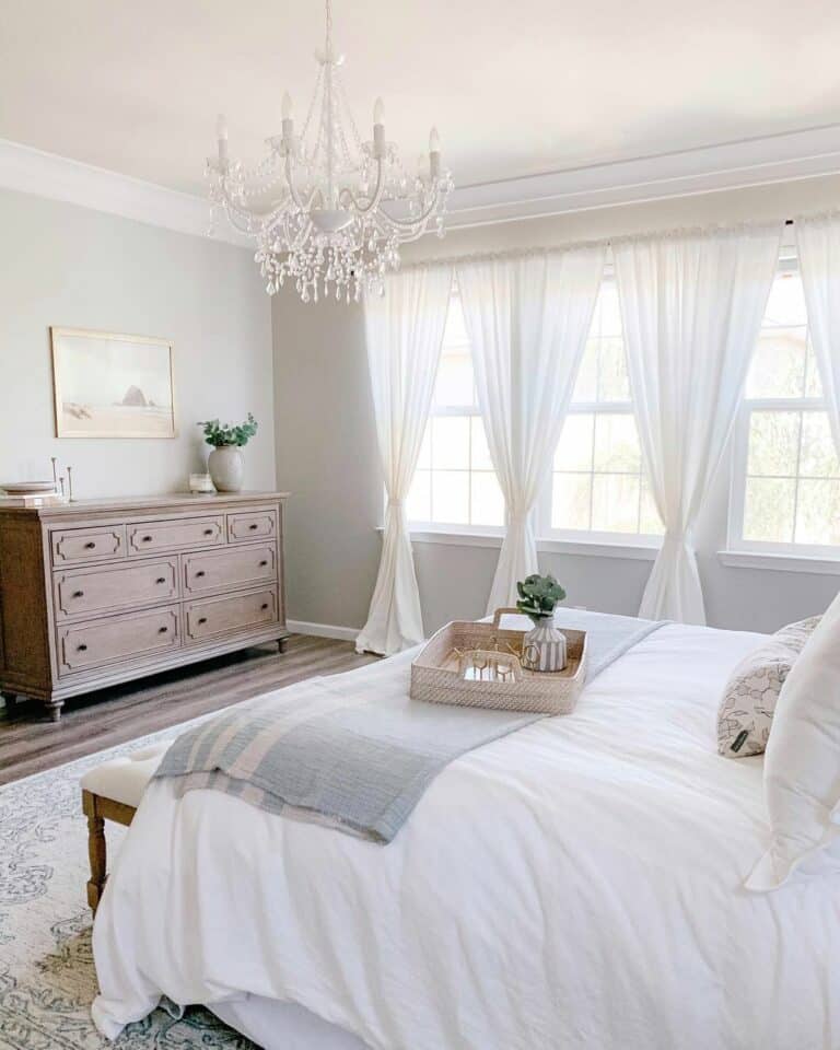 Charming Modern Farmhouse Bedroom Décor
