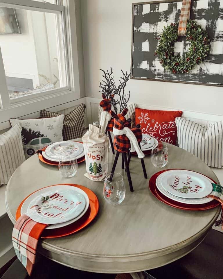 Christmas Décor Inspiration for a Dining Nook