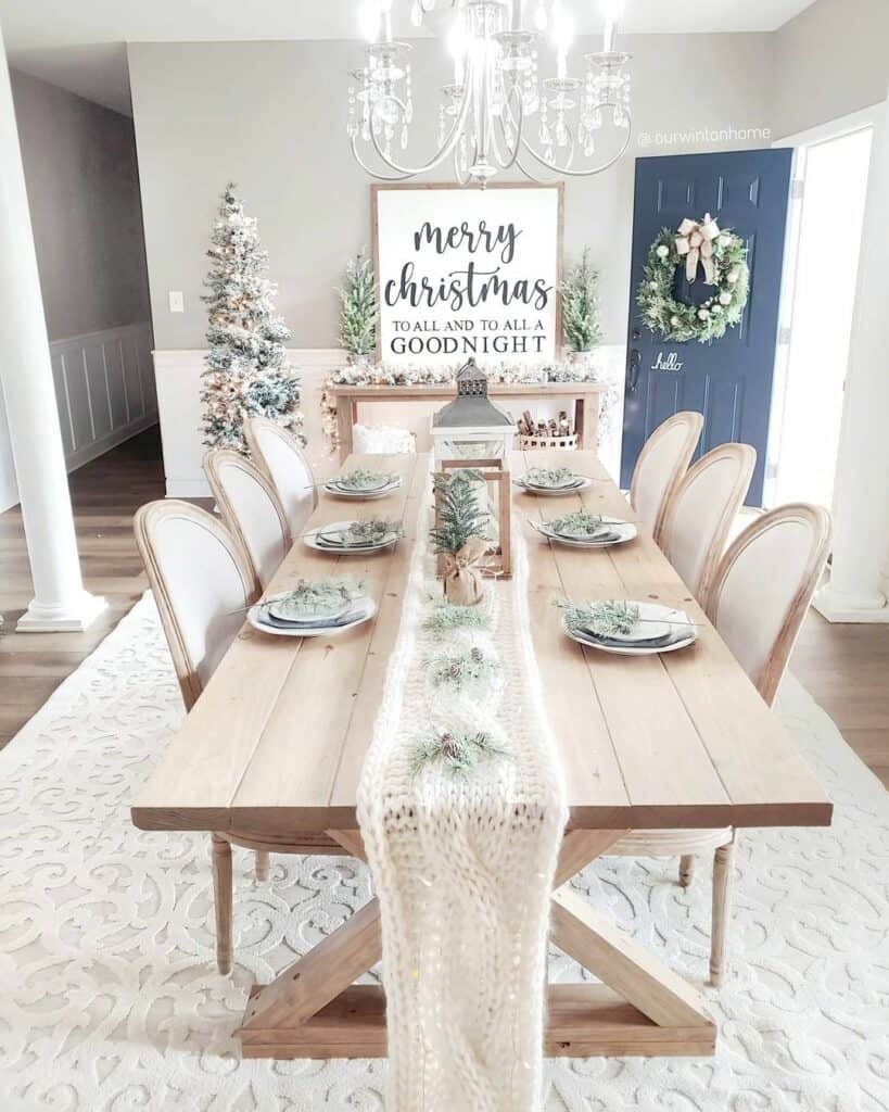 Christmas Dining Room with Neutral Décor