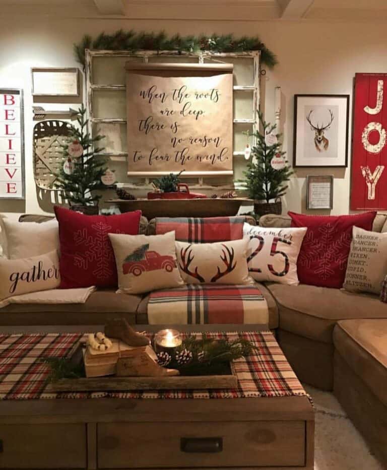 Christmas Throw Pillows and Table Runner Ideas