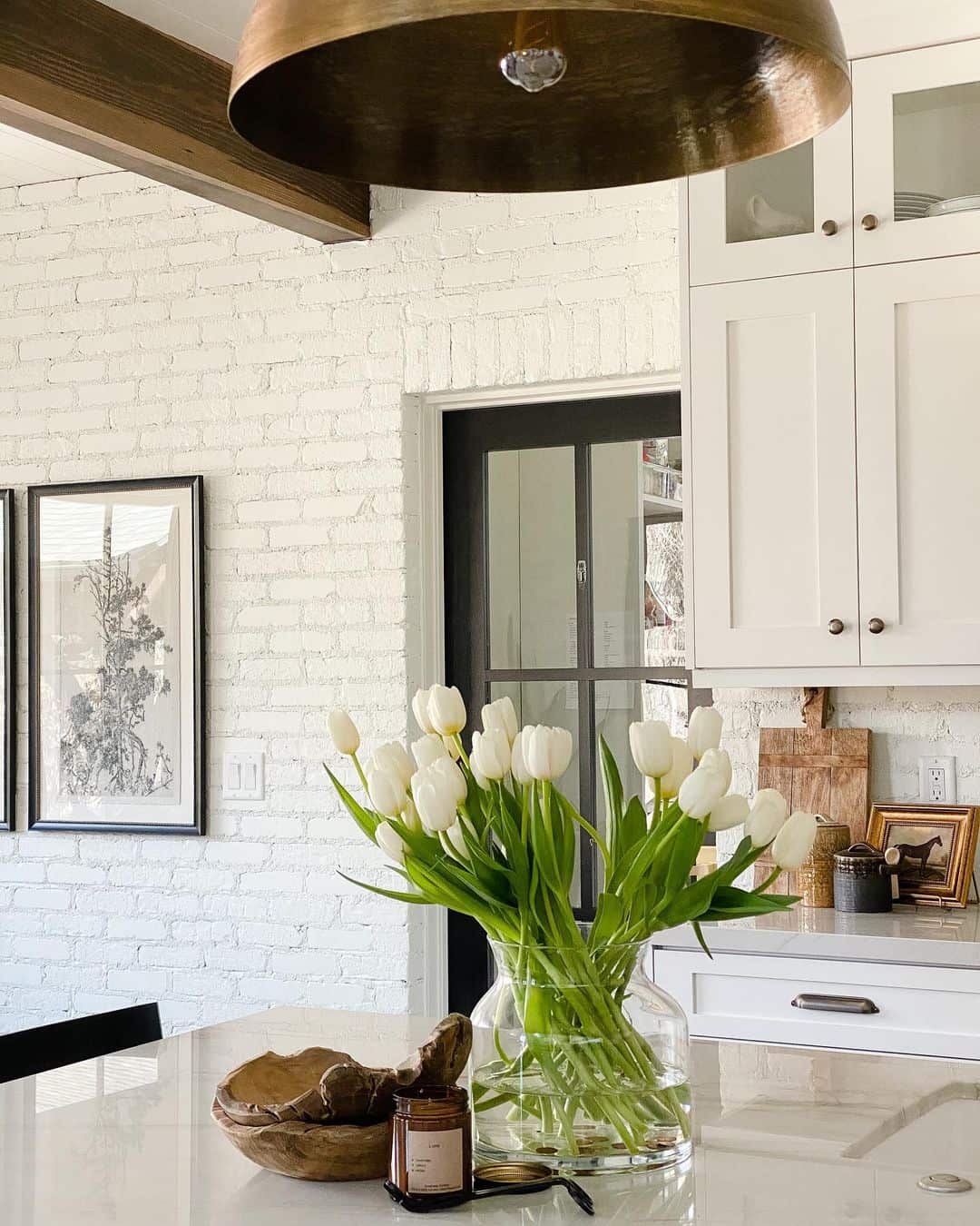 30 Gorgeous Examples of Clear Glass Vase Décor Ideas
