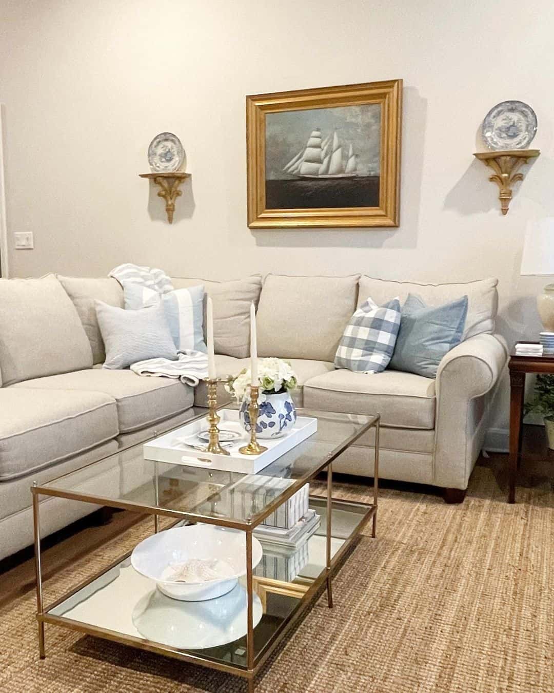 Coastal Accents for Traditional Lounge Soul & Lane