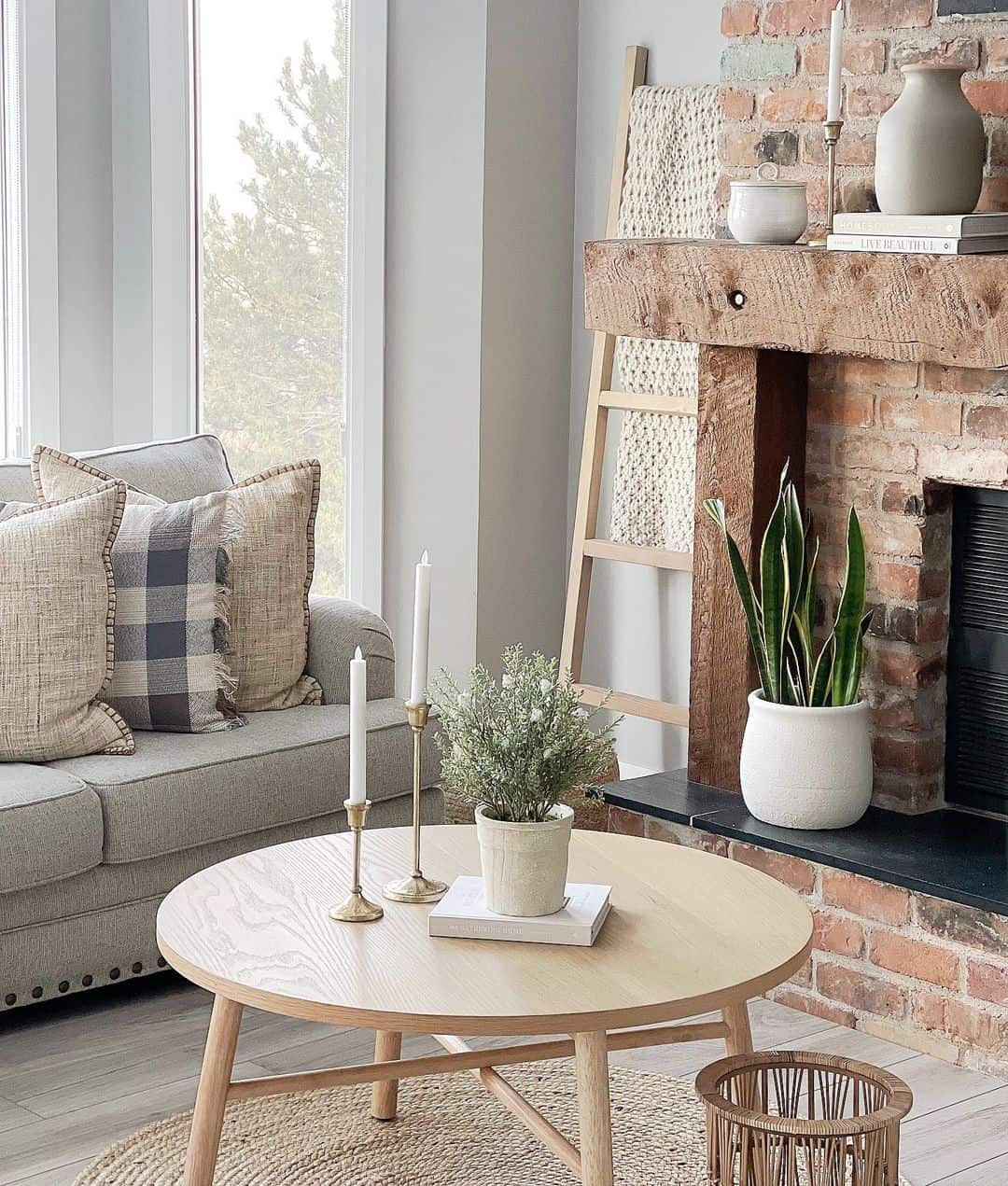 30 Light Wood Round Coffee Tables for a Great Neutral Accent