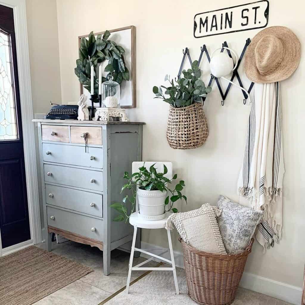 Compact Entryway with Antique Accessories