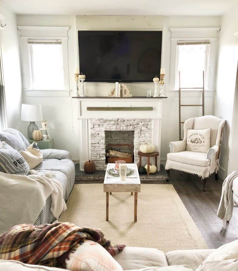 Compact Living Room with Fall Décor