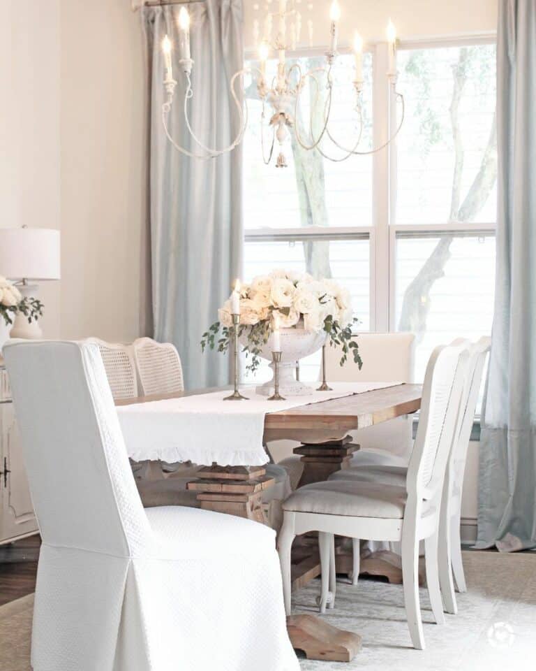 Cottage-Styled Dining Area with Neutral Palette