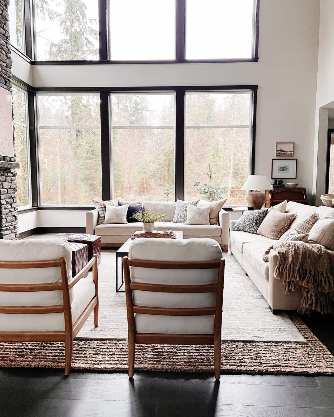 30 Modern Window Trim Ideas for Bright and EyeCatching Spaces