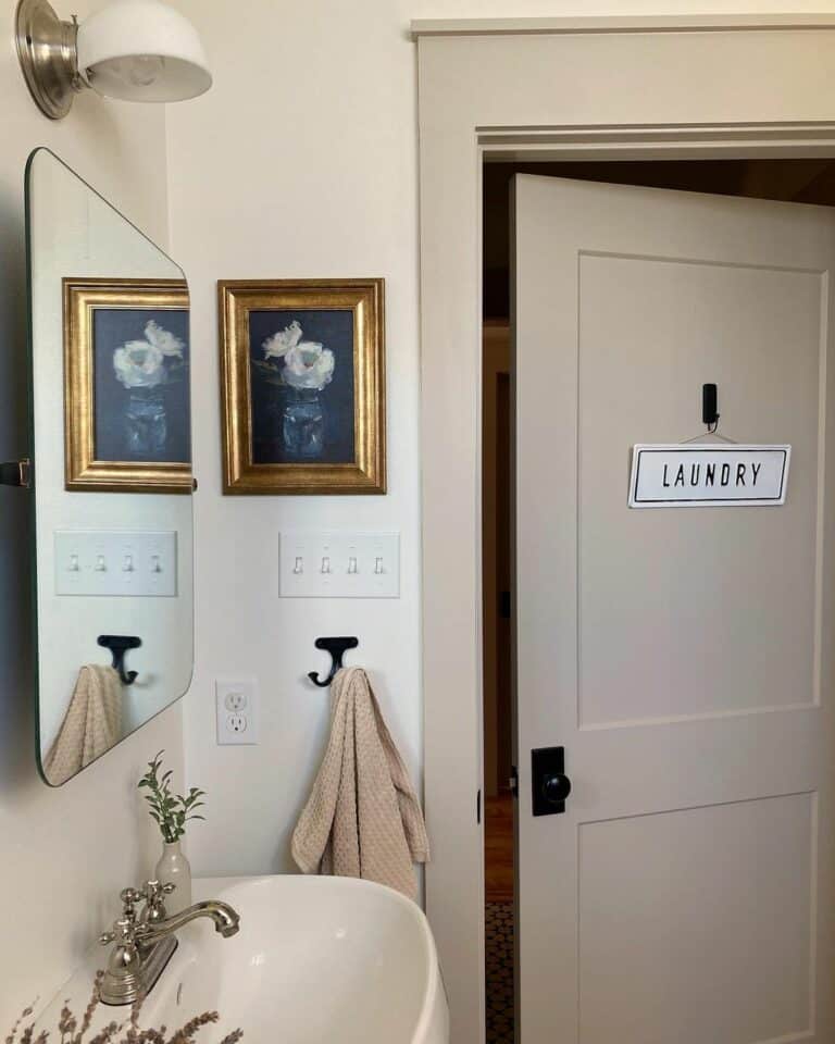 32 Farmhouse Bathroom Wall Décor Ideas That Make a Statement