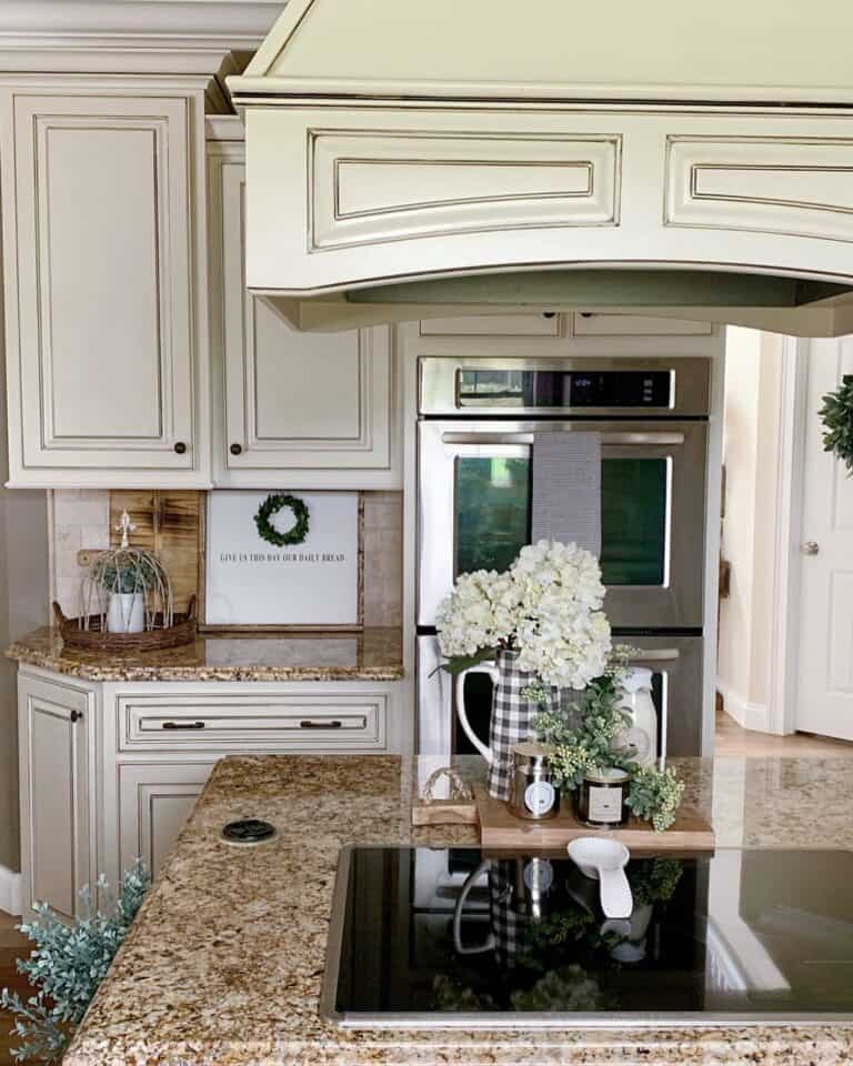 15 Buffalo Plaid Kitchen Décor Ideas To Highlight Your Style