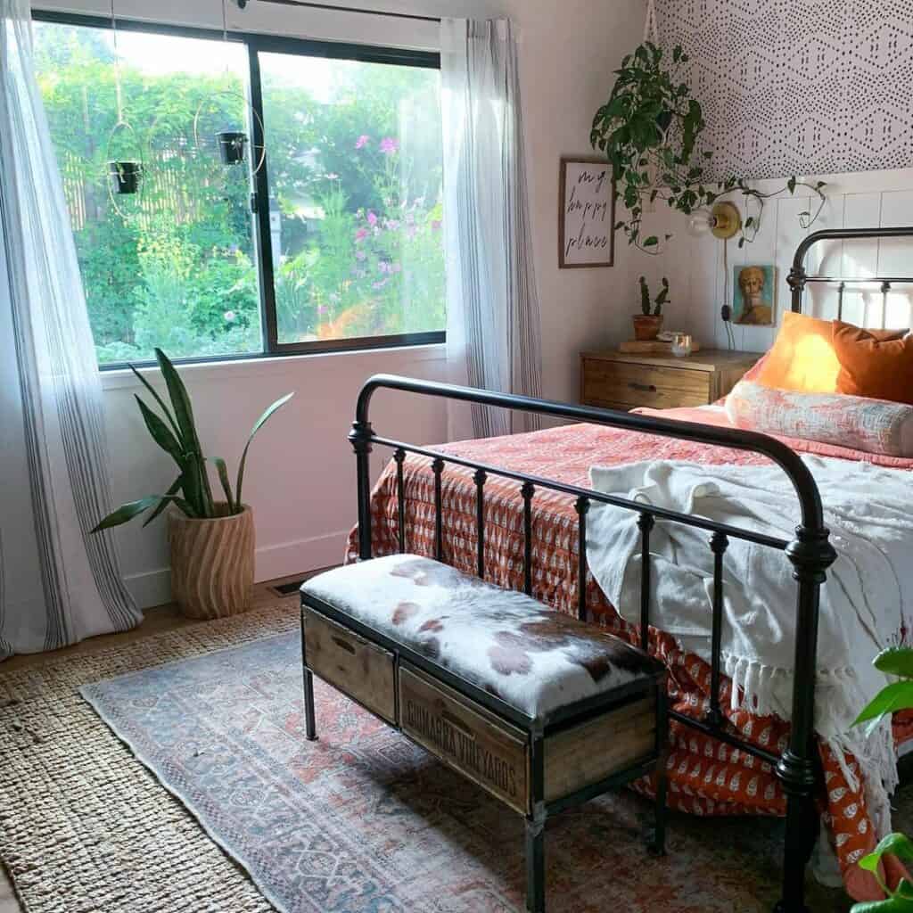Eclectic Farmhouse Bedroom Ideas for Young Woman