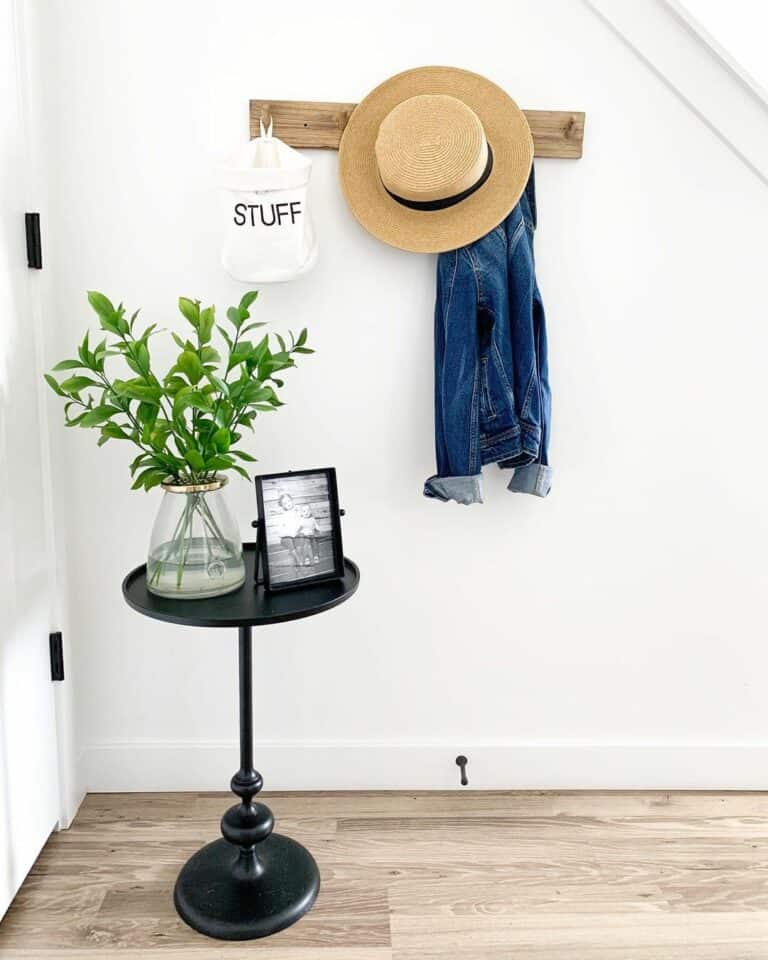 Entryway Table Décor for Small Spaces