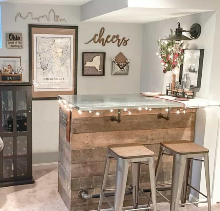 Farmhouse Bar Area Décor with Glass Bar Table