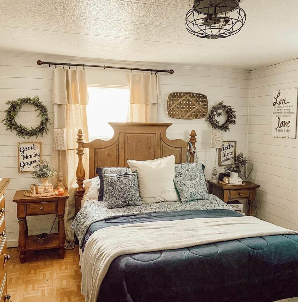 Farmhouse Bedding With Farmhouse Décor