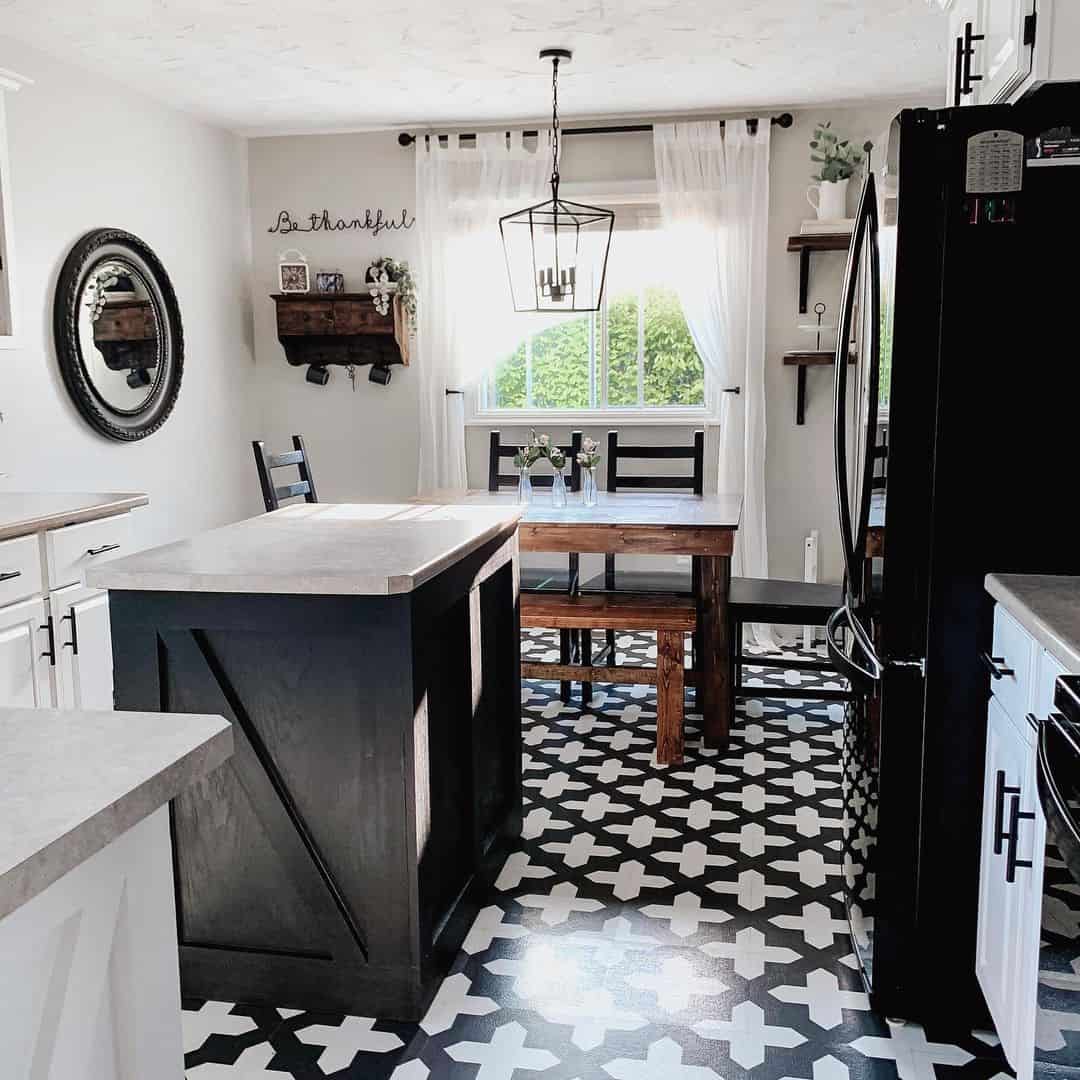 29 Black and White Farmhouse Kitchen Ideas for Your Home