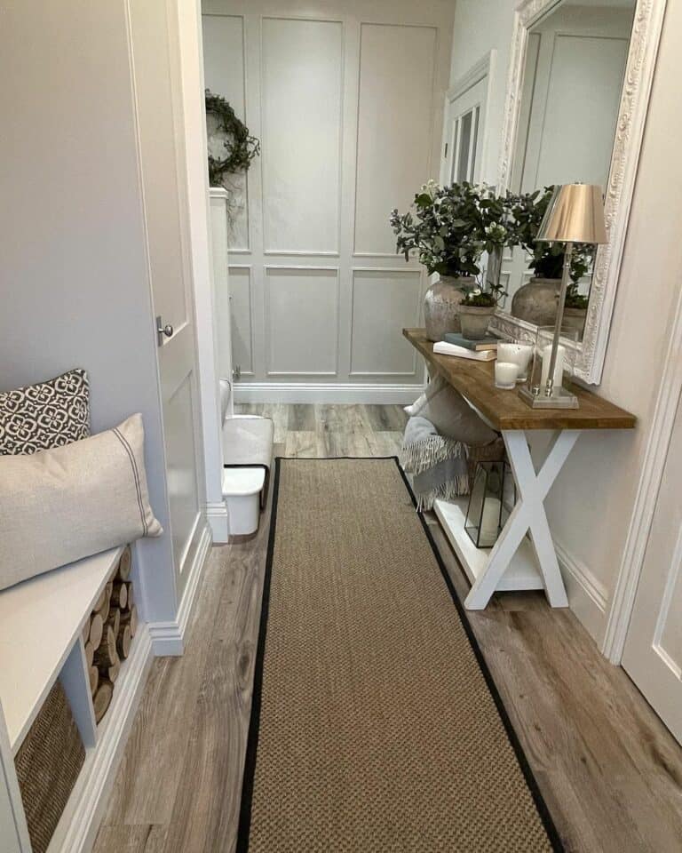Farmhouse Decoration Ideas for a Hallway