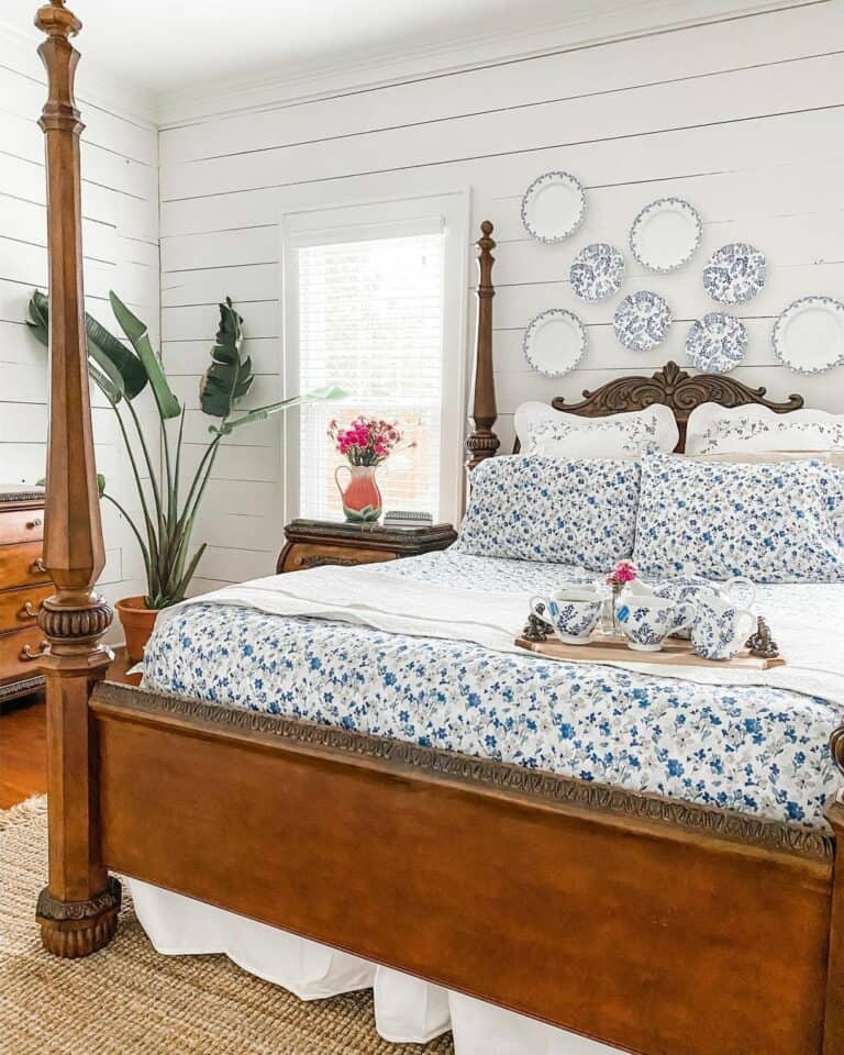 Floral Patterned China Blue and White Wall Décor
