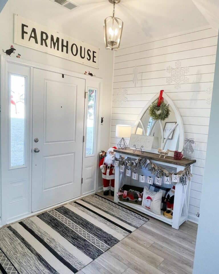 Gray and White Farmhouse Shiplap Entryway Ideas