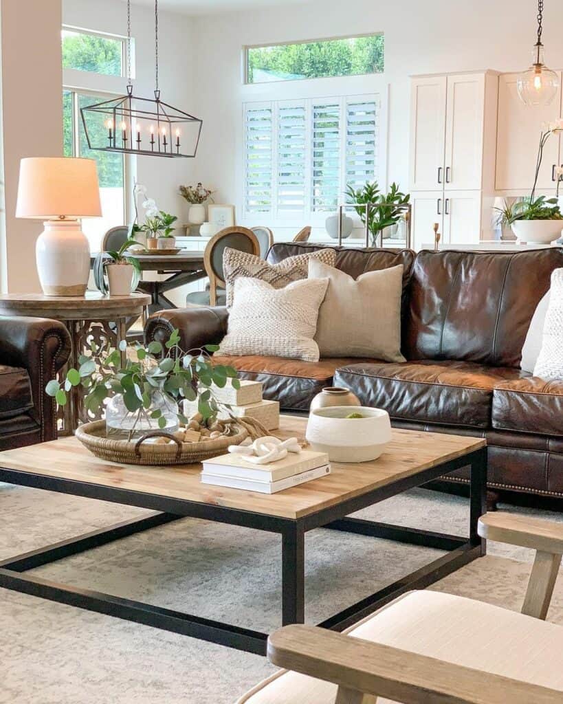 34 Coffee Table Tray Ideas for Stunning Living Room Décor