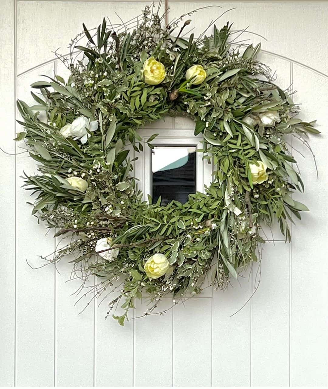 35 Lovely Summer Wreath Ideas for Seasonal Decoration