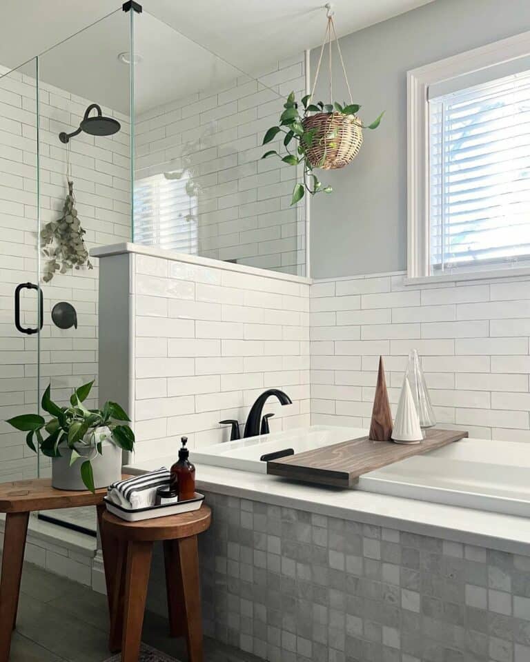 Grey and White Bathroom Design Using Tile and Paint