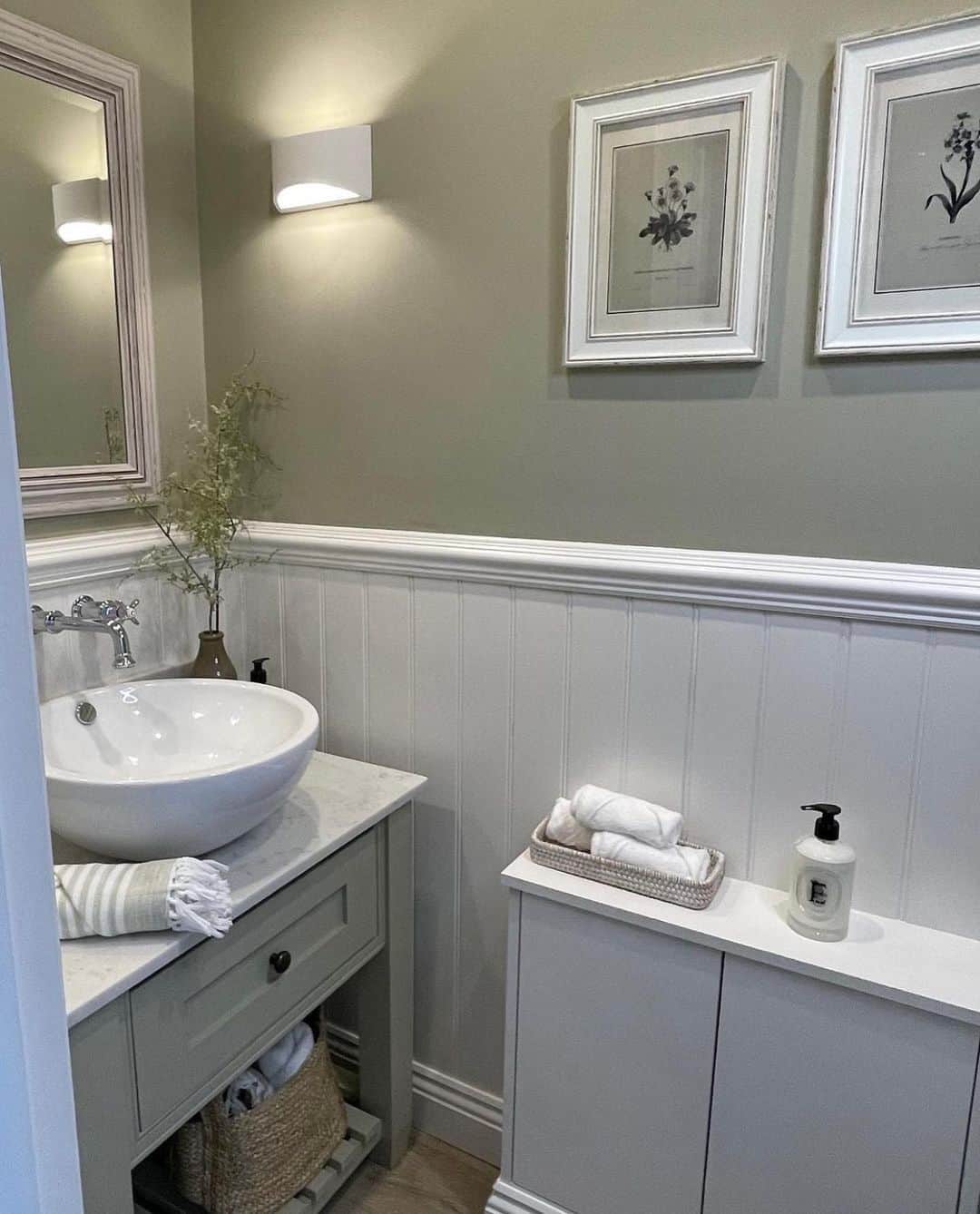 30 Grey and White Bathroom Ideas That Work for Any Style