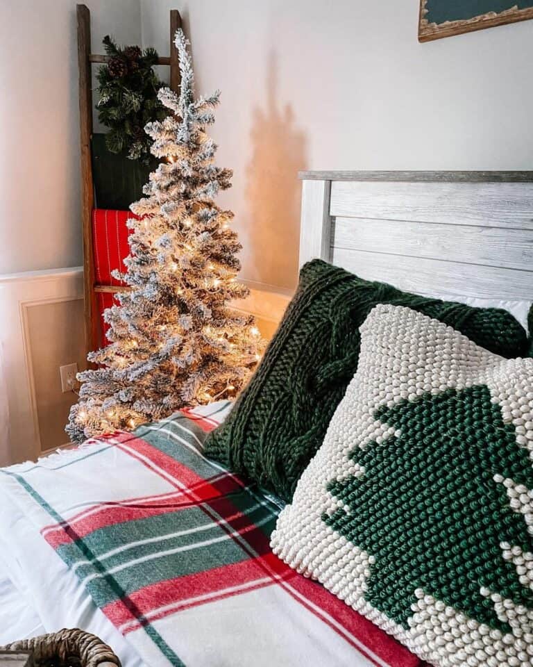 Holiday Bedroom Décor Inspiration