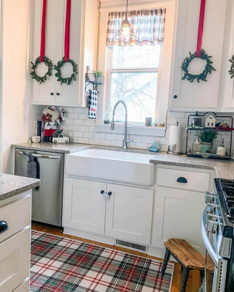 15 Buffalo Plaid Kitchen Décor Ideas To Highlight Your Style