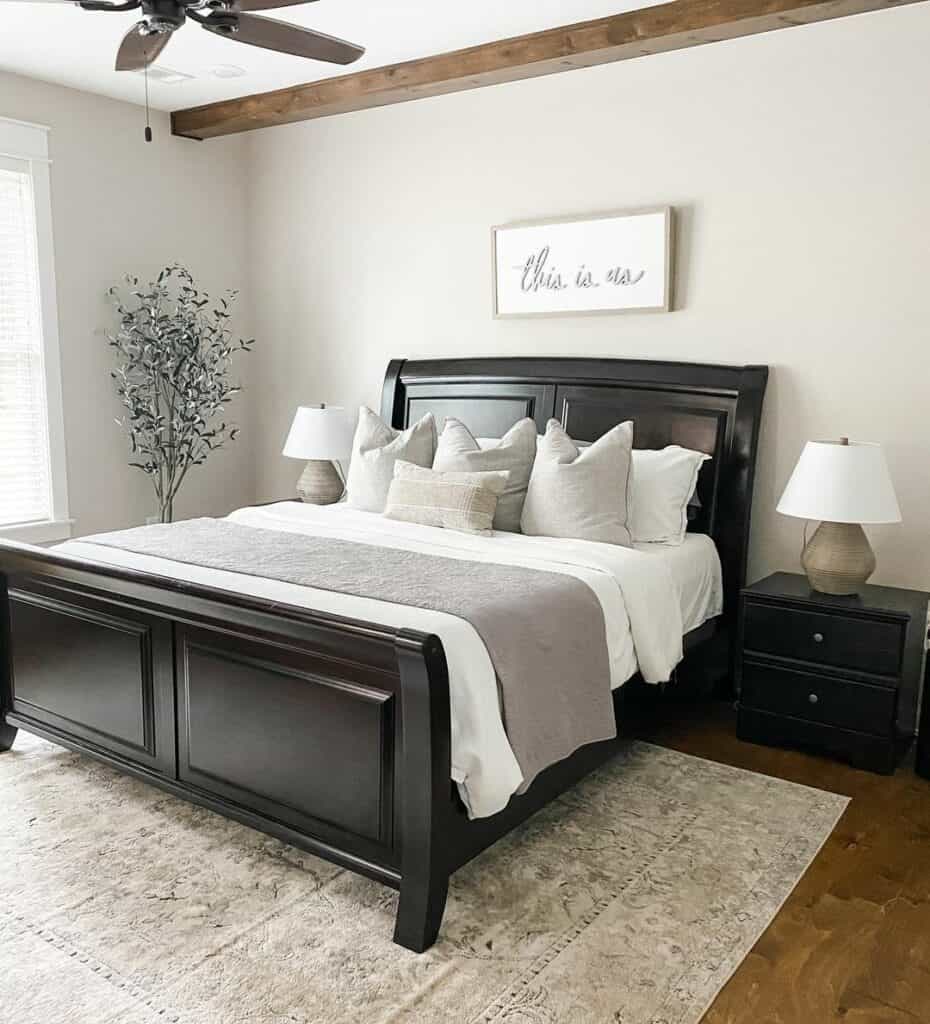 Ideas for a Cozy Black and White Bedroom