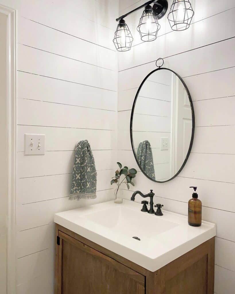 Ideas for a Guest Bathroom With Shiplap Walls
