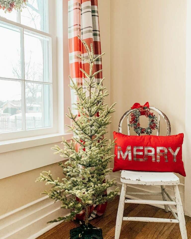 Incorporating Plaid Curtains Into Your Holiday Home