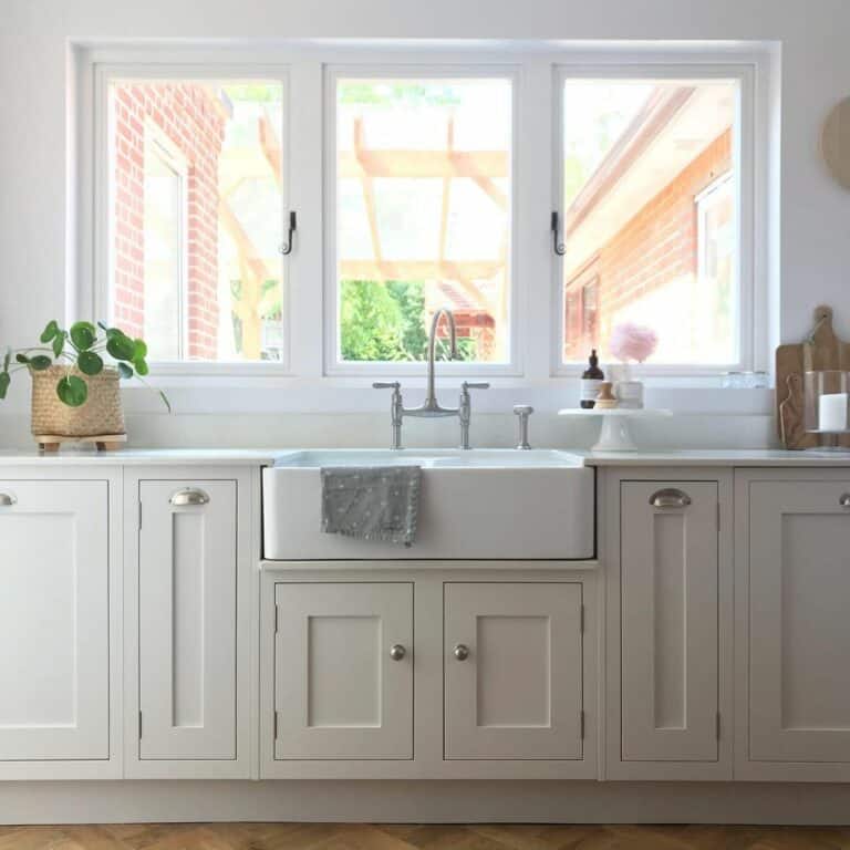 Kitchen Window Wall with No Backsplash