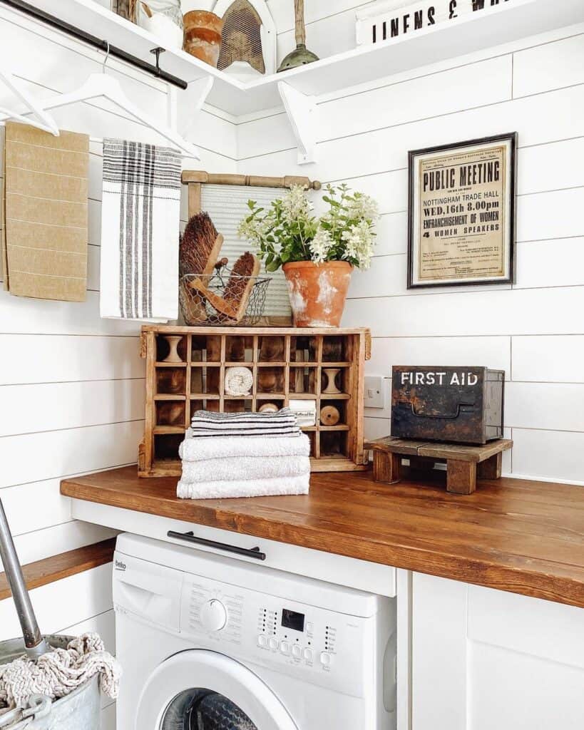 Laundry Room Corner Décor Ideas