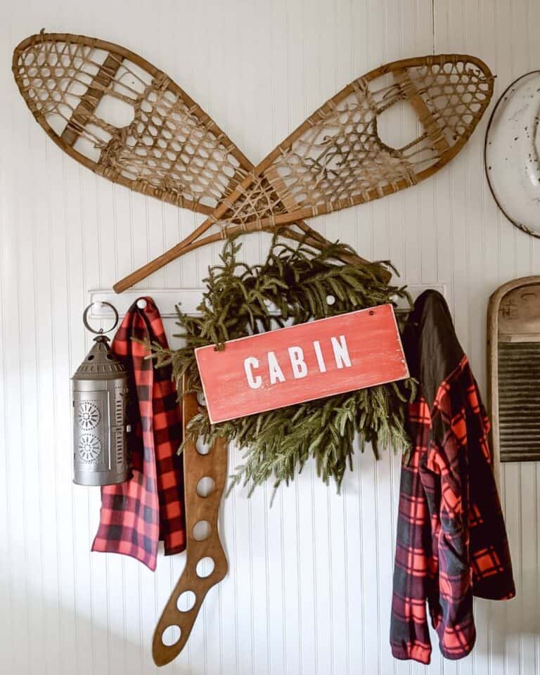 Laundry Room With Cabin Décor