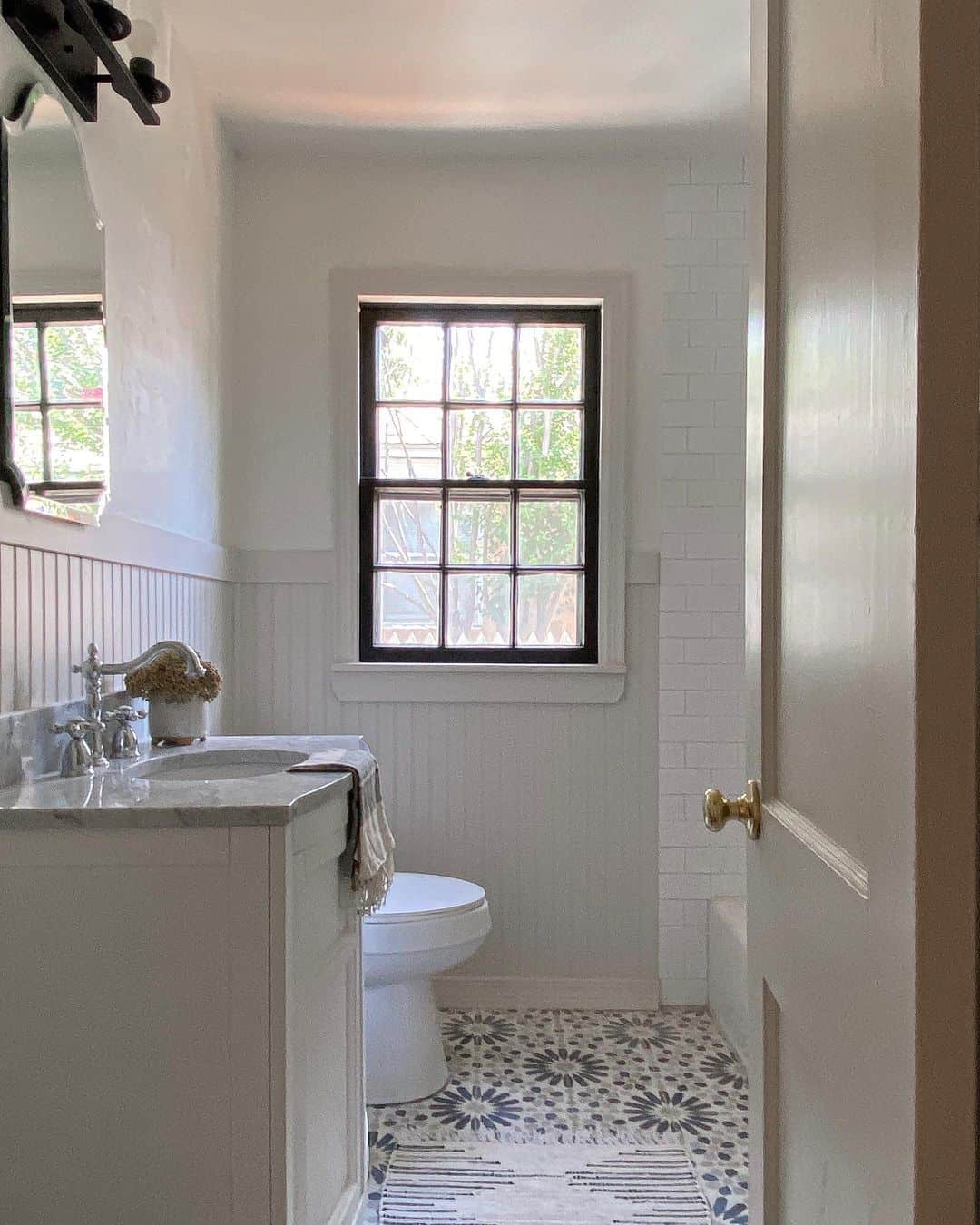 19 Beadboard Bathroom Ideas That Will Never Go Out of Style