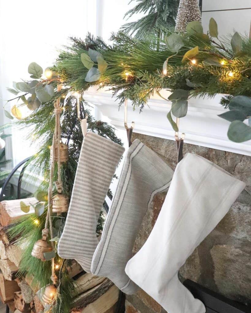 Lighted Christmas Garland for Mantel