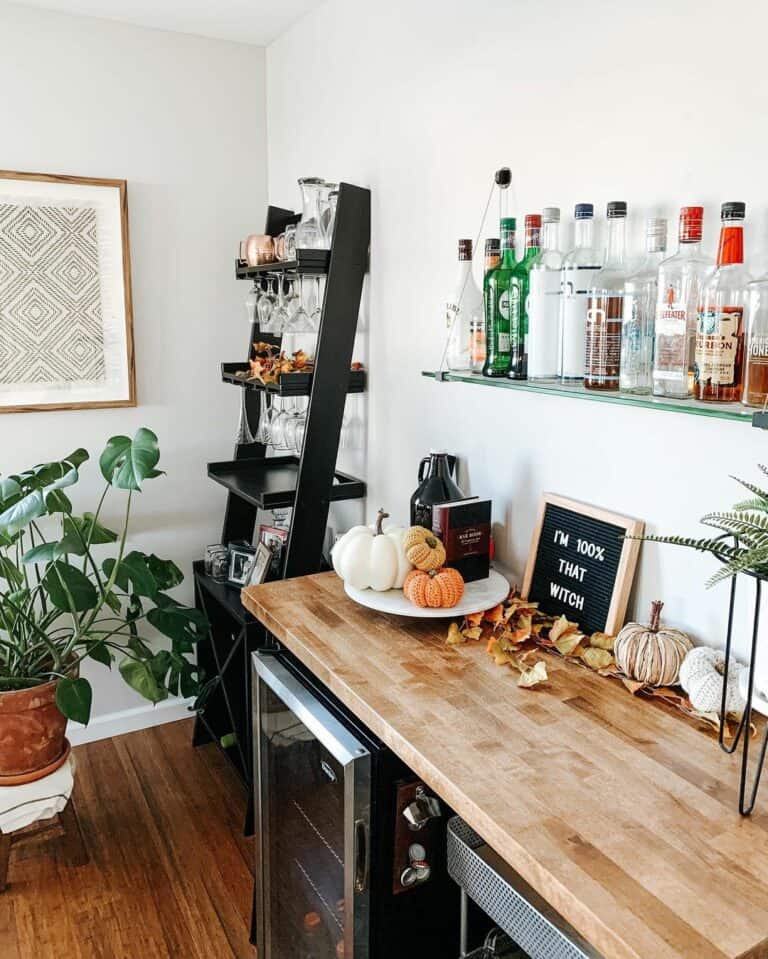 Living Room Bar Area Décor